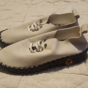 Cream OY Brand Moccasins for Women. Size 8.5 Or 39 EU.  NWT
